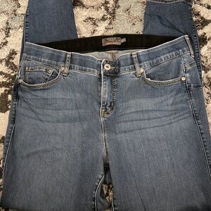 18T Torrid Bombshell Skinny Jeans #8